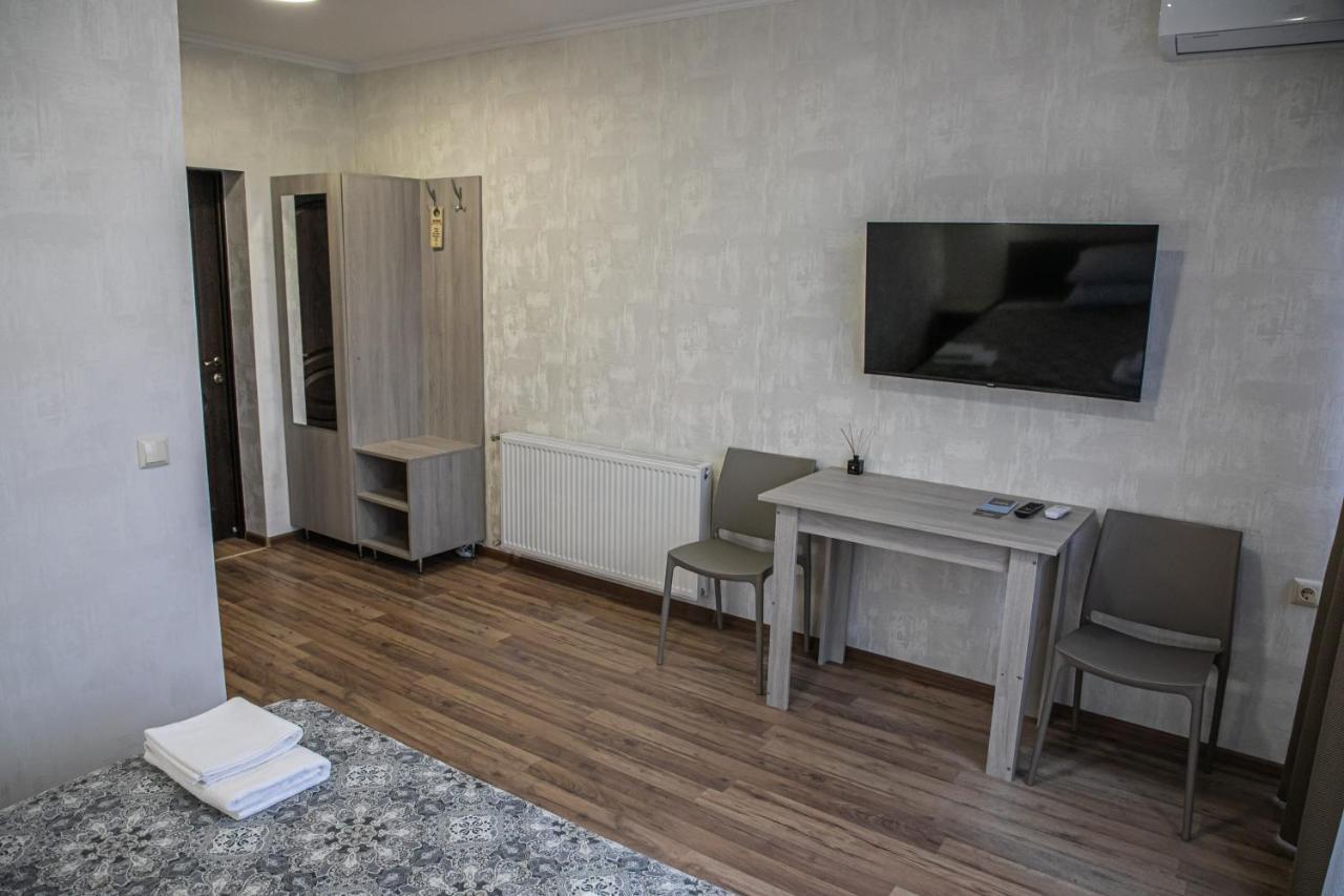 Alina Hotel & Hostel Uzjhorod Eksteriør bilde