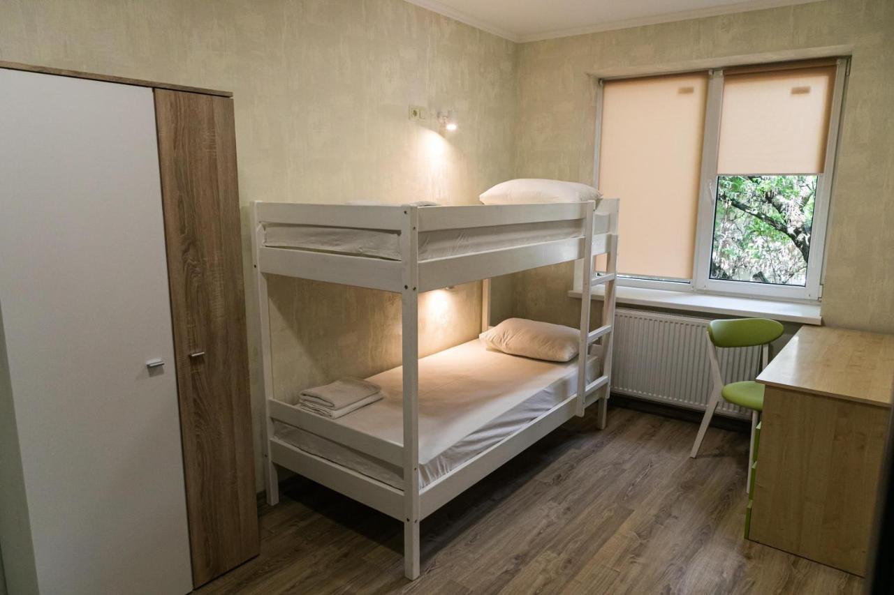 Alina Hotel & Hostel Uzjhorod Eksteriør bilde