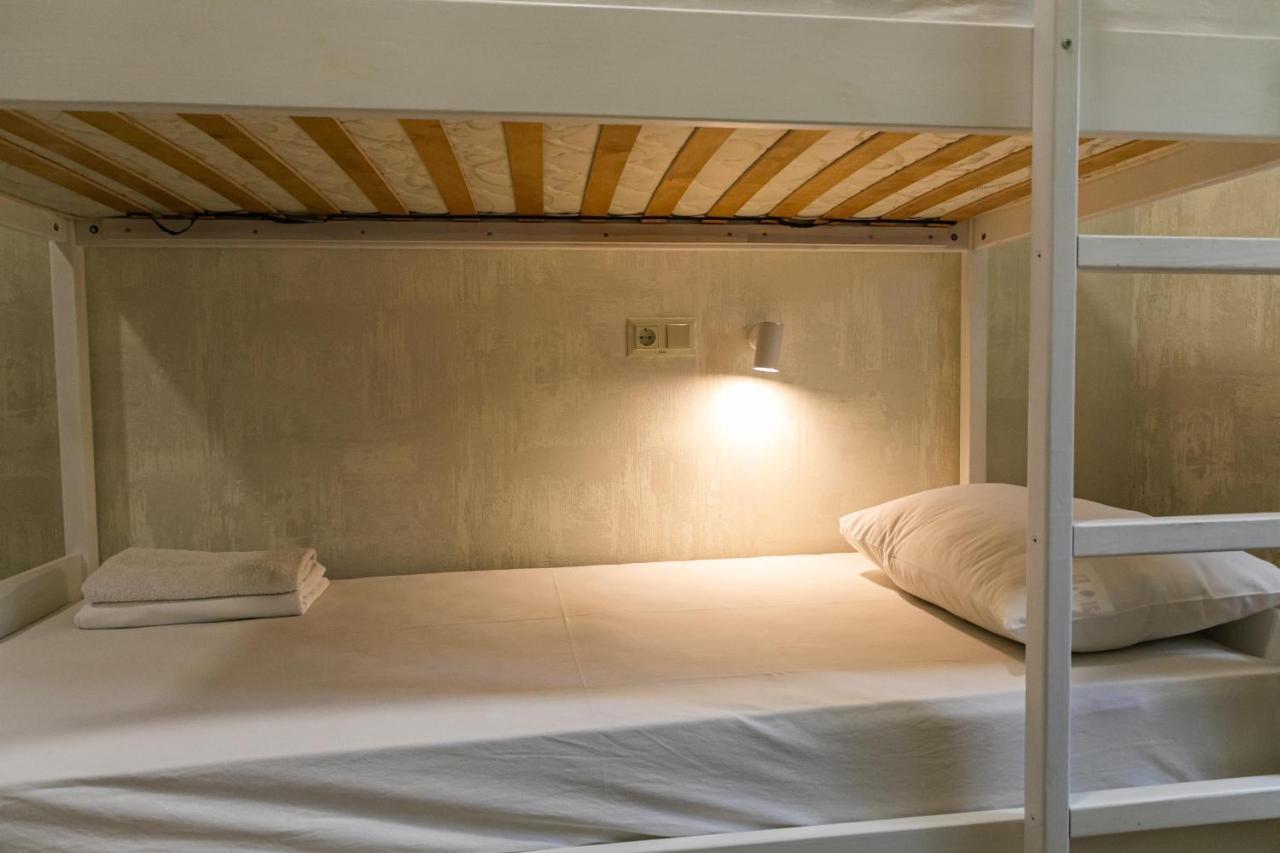 Alina Hotel & Hostel Uzjhorod Eksteriør bilde