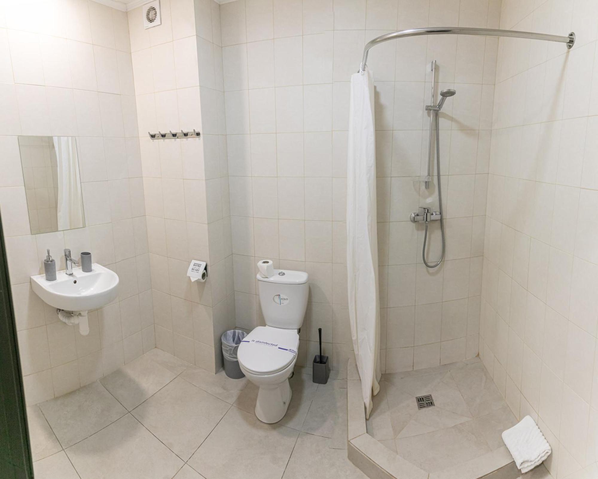 Alina Hotel & Hostel Uzjhorod Eksteriør bilde