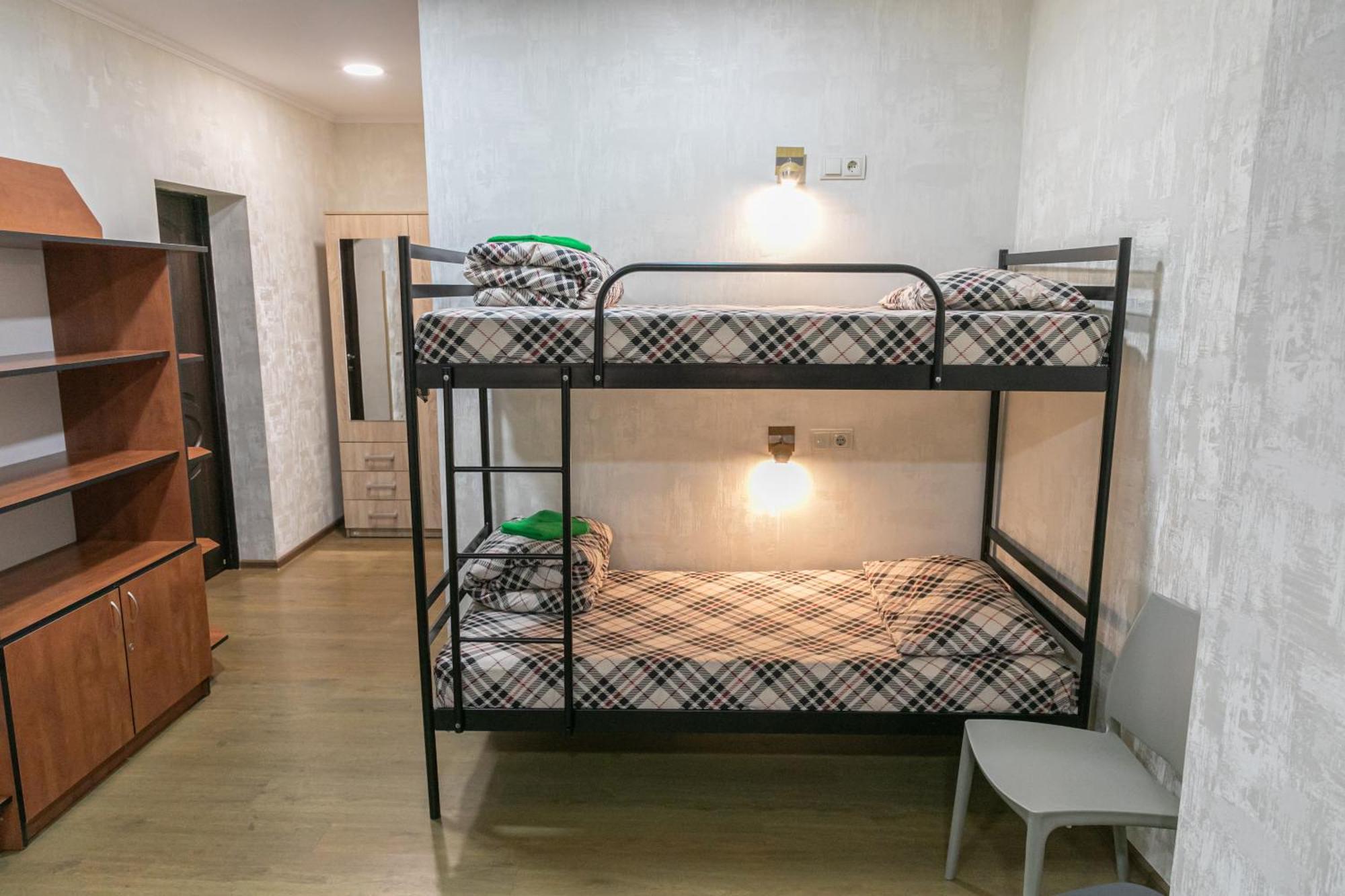 Alina Hotel & Hostel Uzjhorod Eksteriør bilde