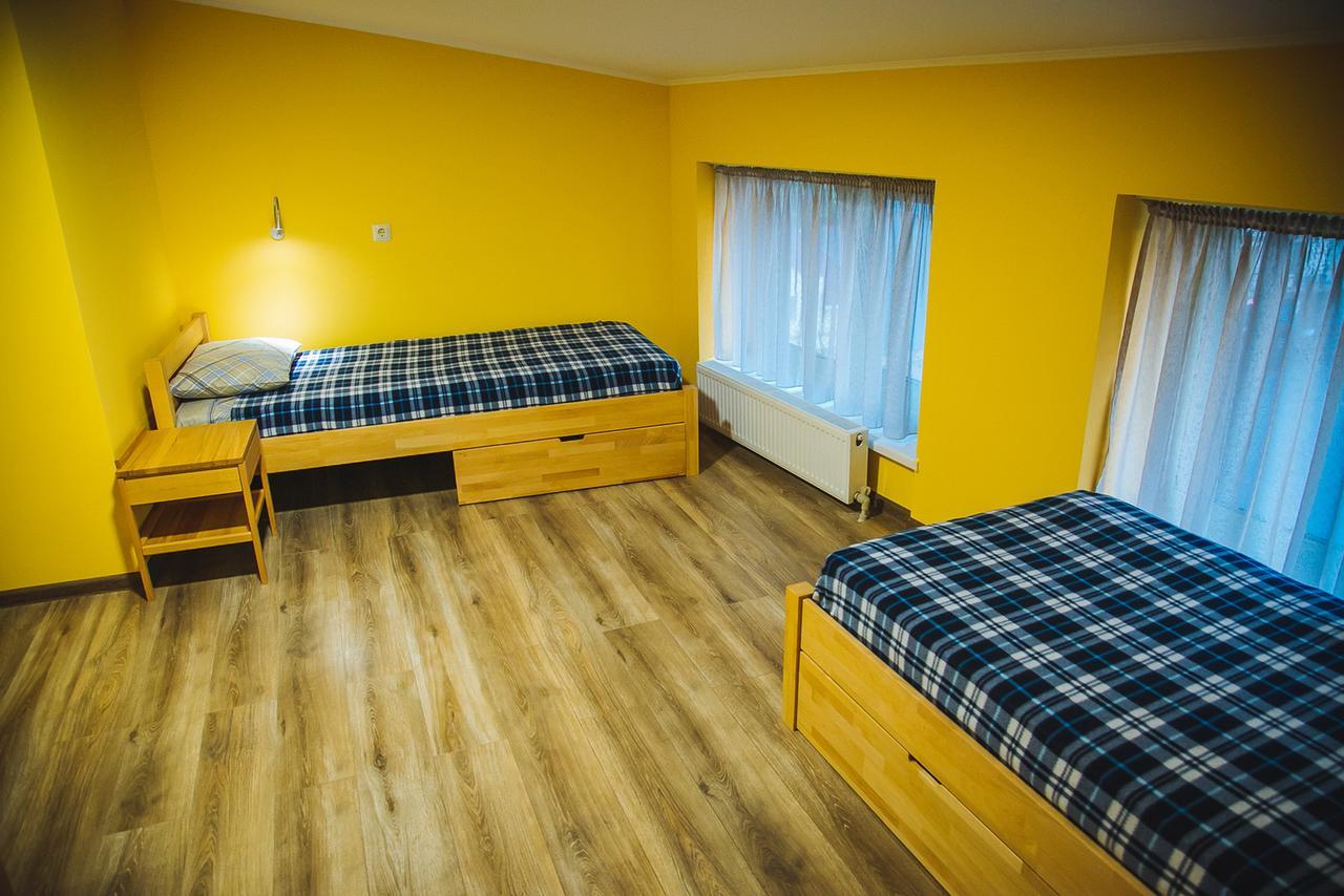 Alina Hotel & Hostel Uzjhorod Eksteriør bilde