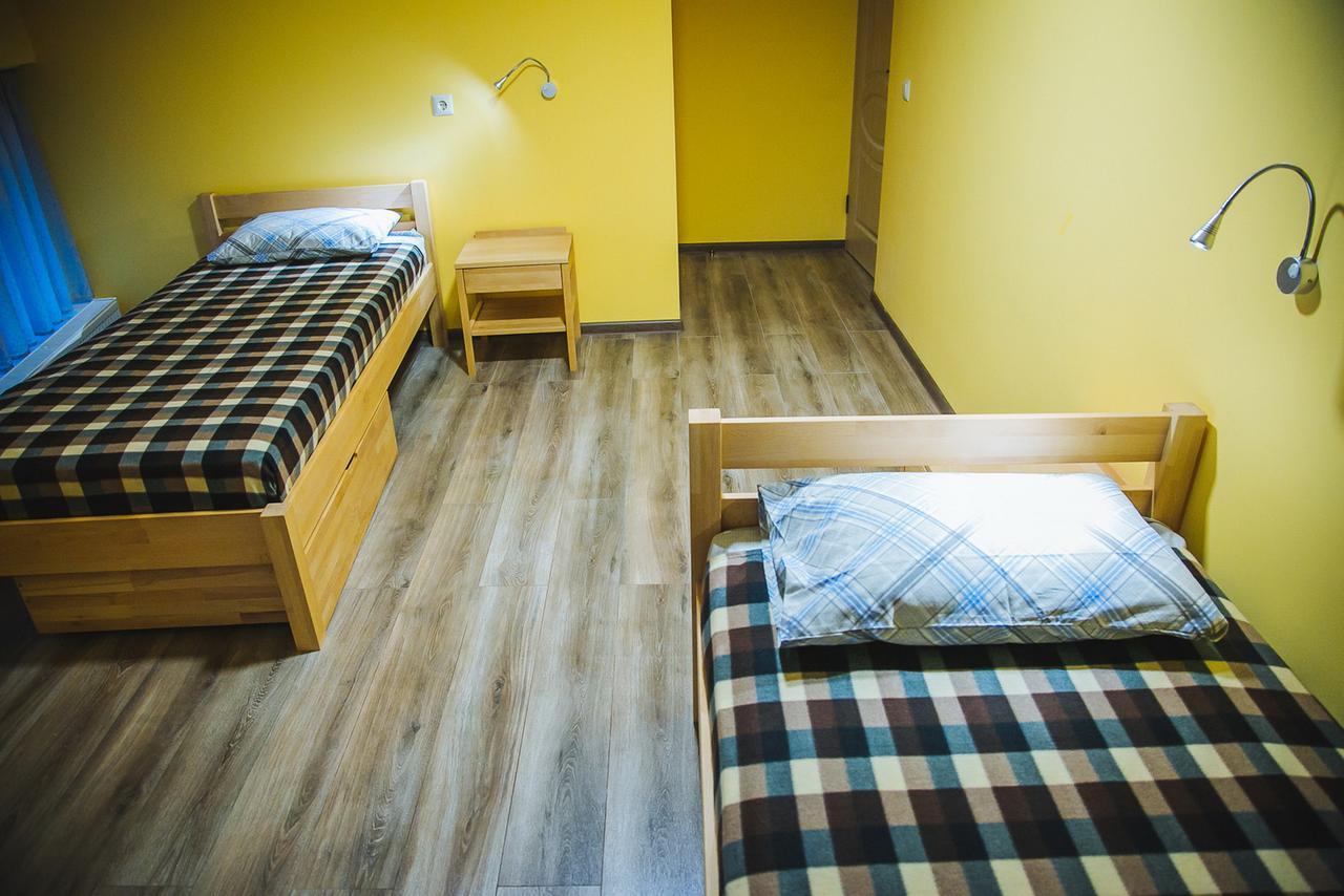 Alina Hotel & Hostel Uzjhorod Eksteriør bilde