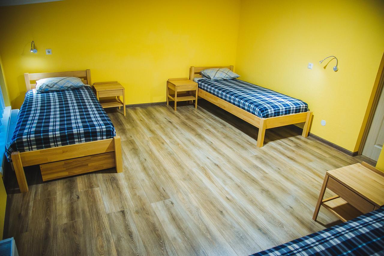 Alina Hotel & Hostel Uzjhorod Eksteriør bilde