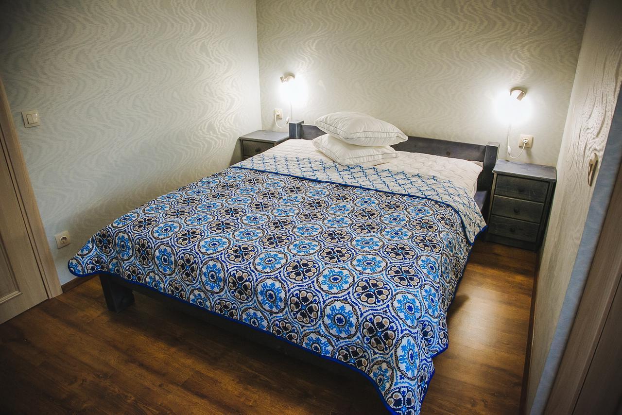 Alina Hotel & Hostel Uzjhorod Eksteriør bilde