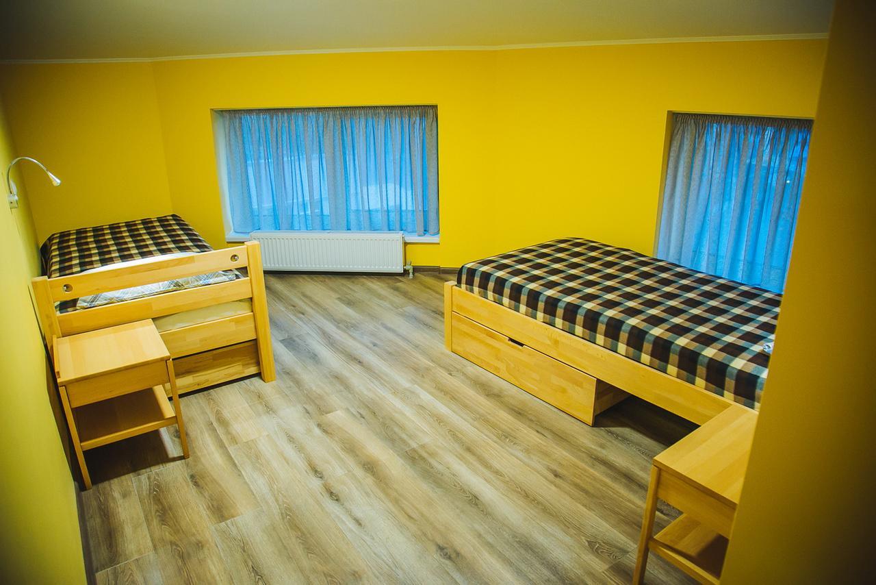 Alina Hotel & Hostel Uzjhorod Eksteriør bilde