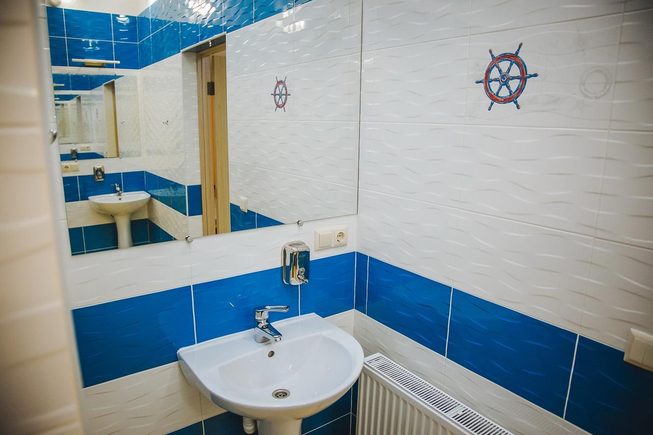 Alina Hotel & Hostel Uzjhorod Eksteriør bilde