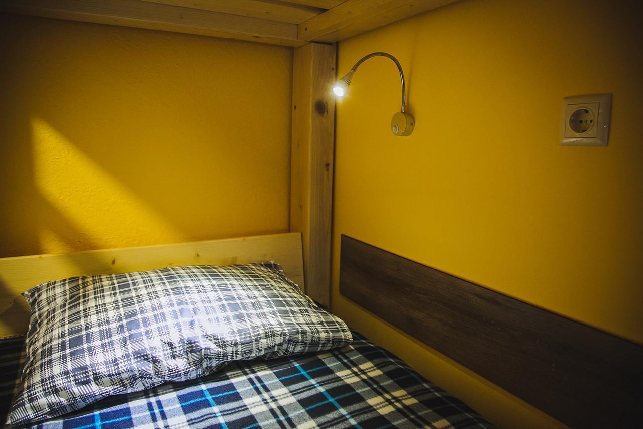 Alina Hotel & Hostel Uzjhorod Eksteriør bilde
